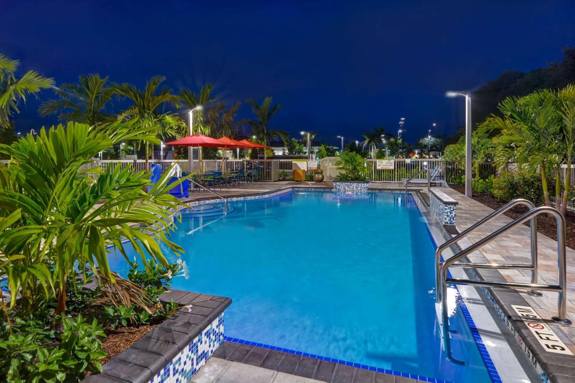 โฮม2 สวีท บาย ฮิลตัน เนเปิลส์ I-75 ไพน์ ริดจ์ โรด Hotel ภายนอก รูปภาพ